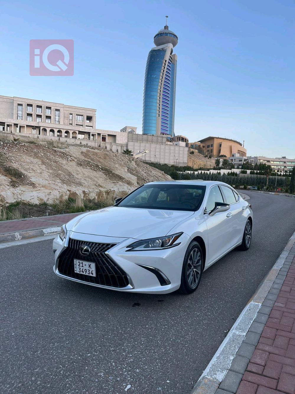 Lexus ES